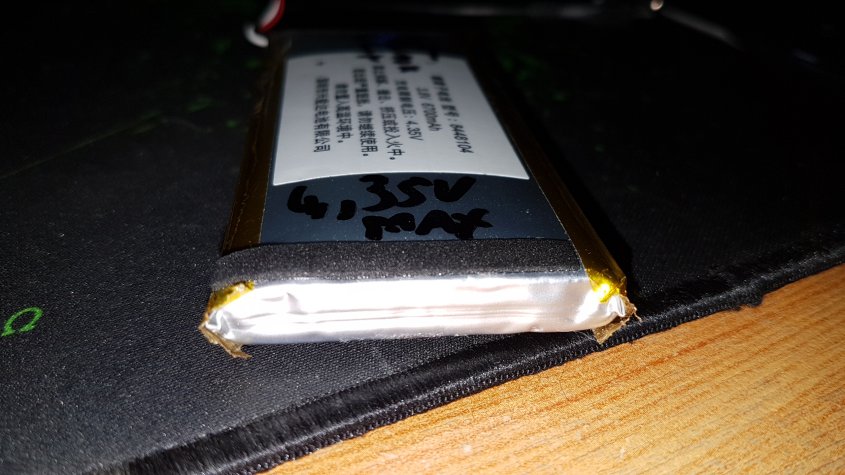 Problème de Batterie-Charge / Tentative de correction ou mod - Page 2 GPDWin_batt-gonfle2